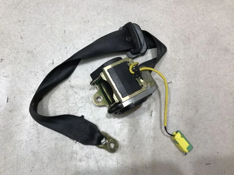 Ремень безопасности левый VW Touareg  2005