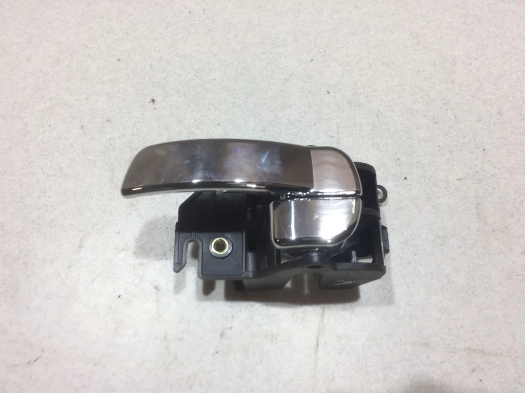 Ручка двери левая Nissan Pathfinder R51