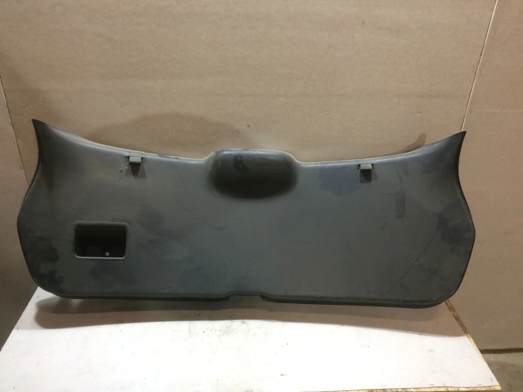 Обшивка двери багажника Nissan Qashqai J10