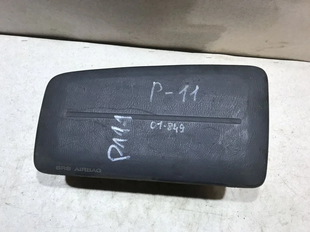 Подушка пассажира Nissan Primera P11