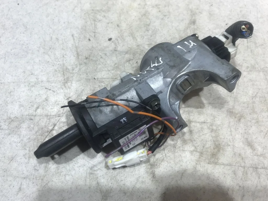 Замок зажигания с ключом Nissan Note E11