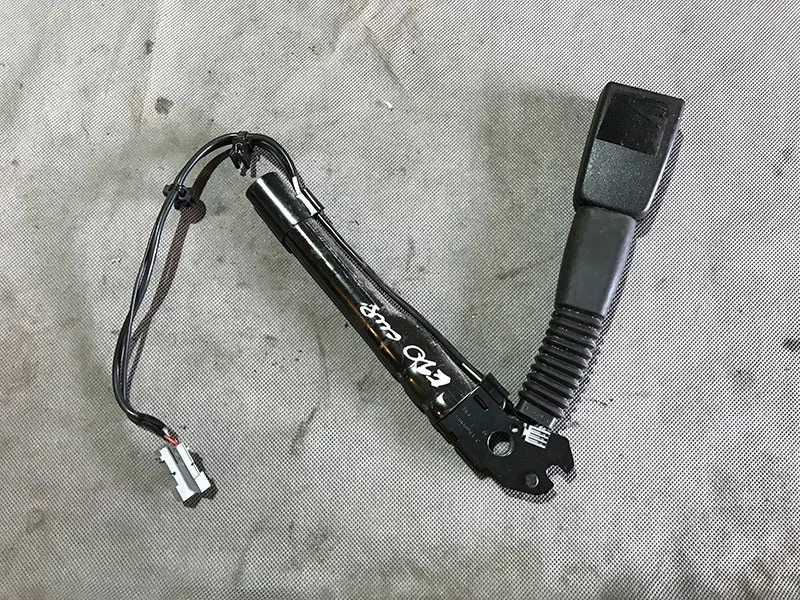 Натяжитель ремня безопасности правый BMW E90