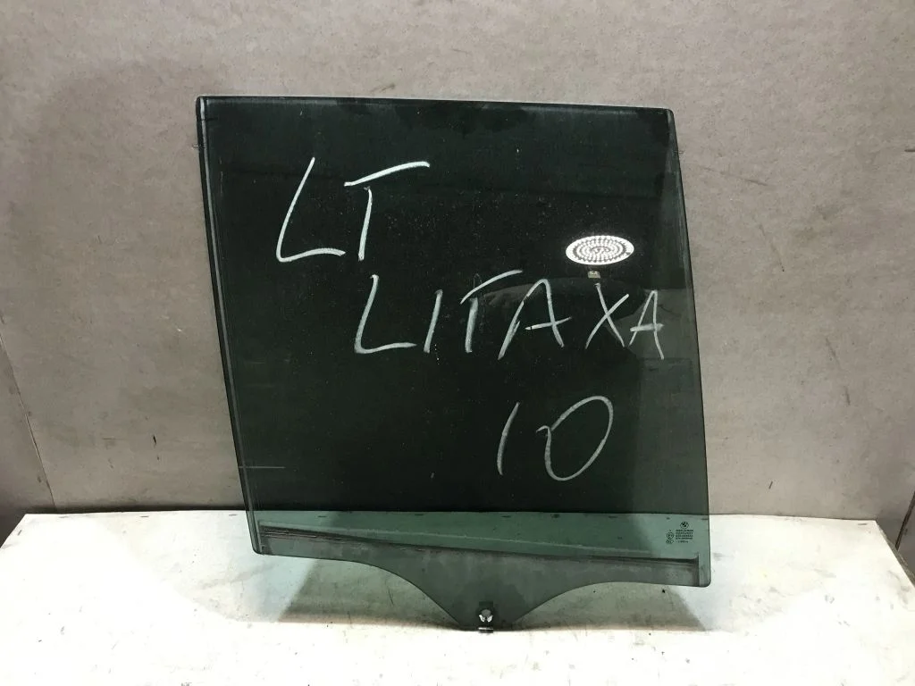 Стекло задней правой двери BMW X5 E53 AS3