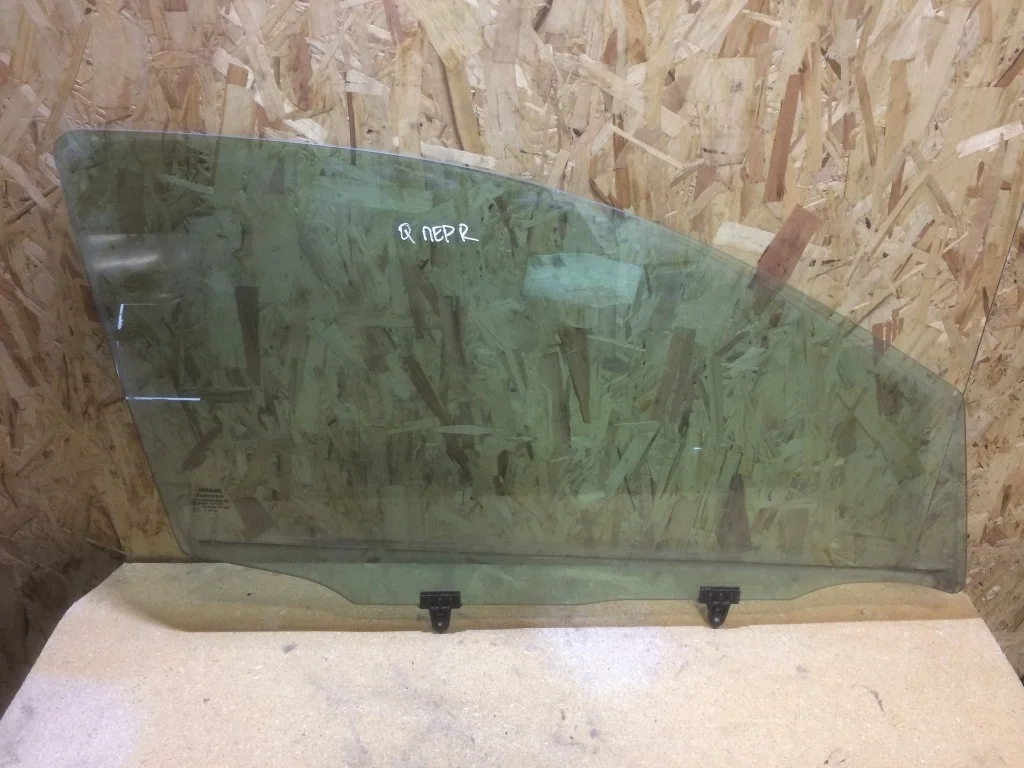 Стекло двери передней правой Nissan Qashqai J10