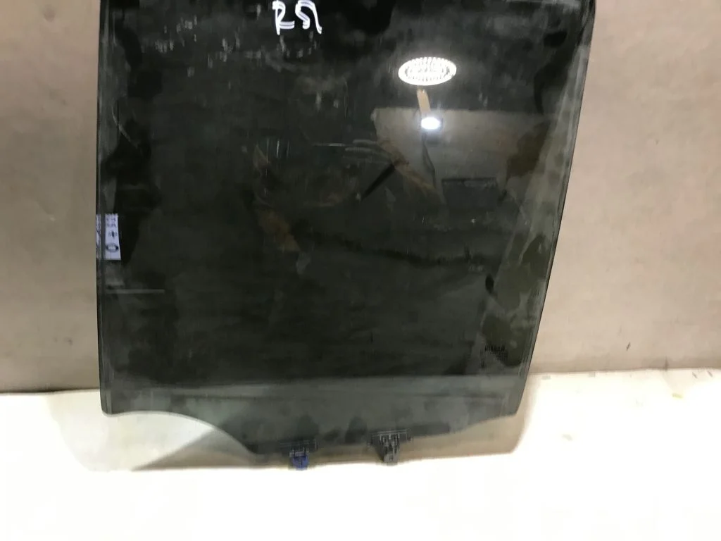 Стекло двери задней левой Nissan Pathfinder R51