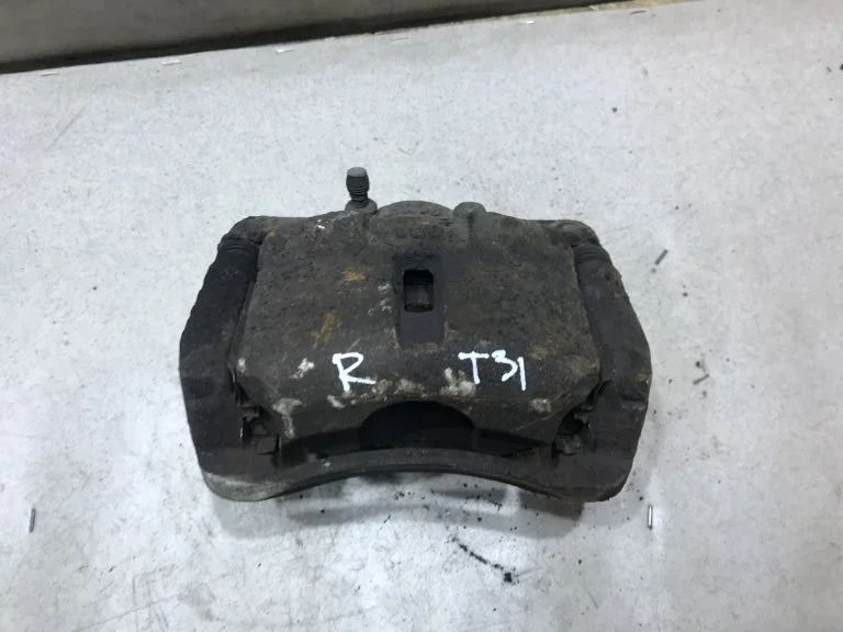 41001JD00A Суппорт пр. передний Nissan X-Trail T31