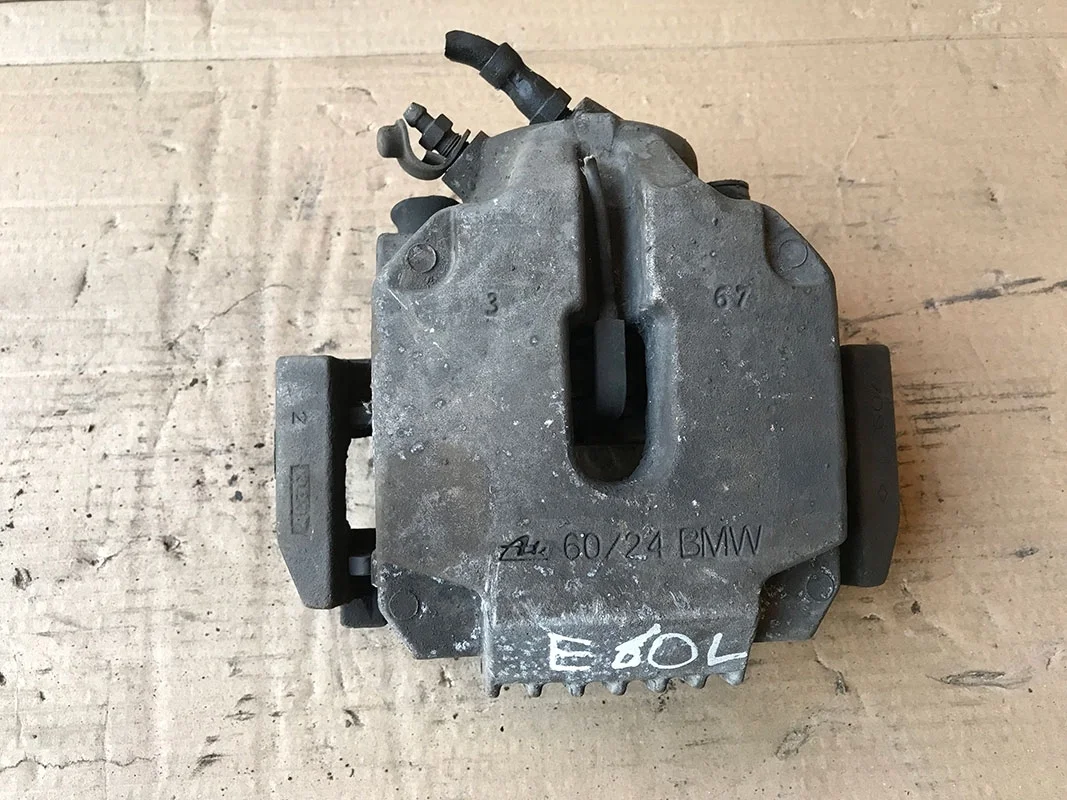 Суппорт передний левый для BMW 5-серия E60