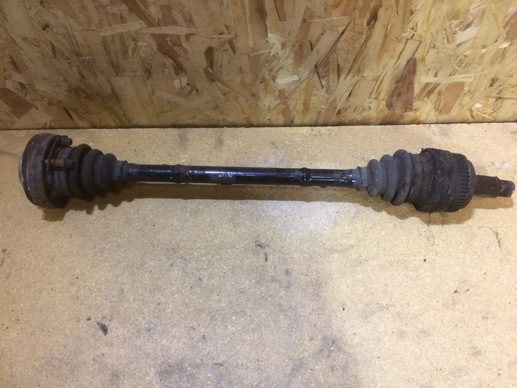 33217533446  Полуось задняя правая BMW E90 E87