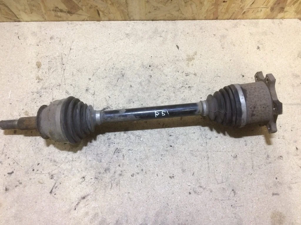 39600EB310 Полуось задняя Nissan Pathfinder 2,5D