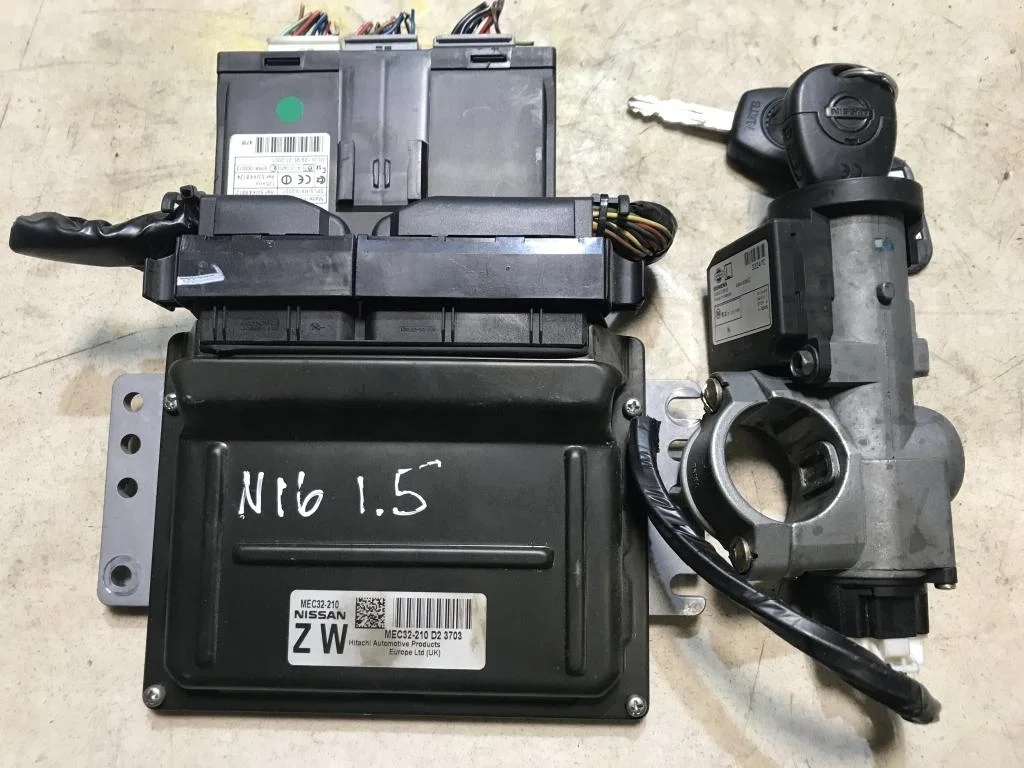 Блок управления ЭБУ Nissan Almera N16 MEC32210