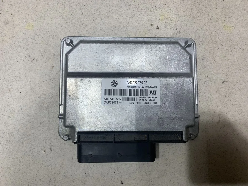 0AD927755AB Блок управления раздаткой VW Touareg 1