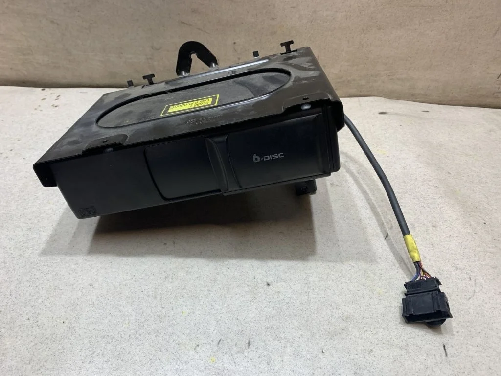 1J6035111 CD Changer VW Touareg 1