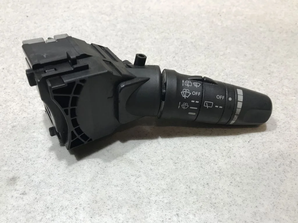 25260AV770 Переключ стеклоочист. Nissan Almera N16