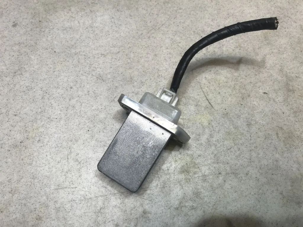 27761AV600 Резистор отопителя Nissan Primera P12