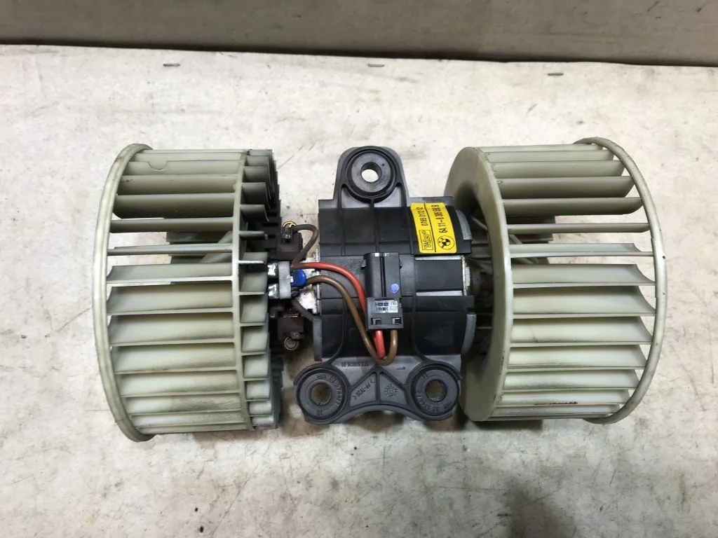 Моторчик печки BMW X5 E53 64118385558