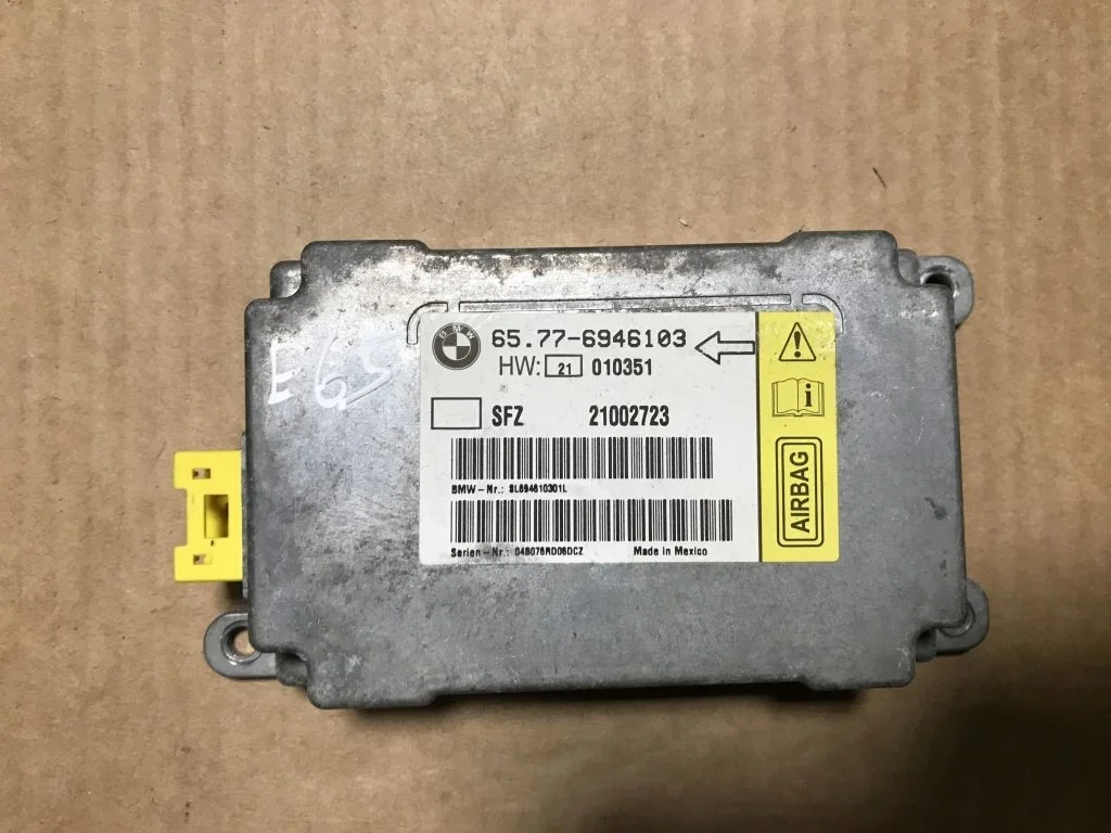 65776946103 Блок Airbag центральный BMW