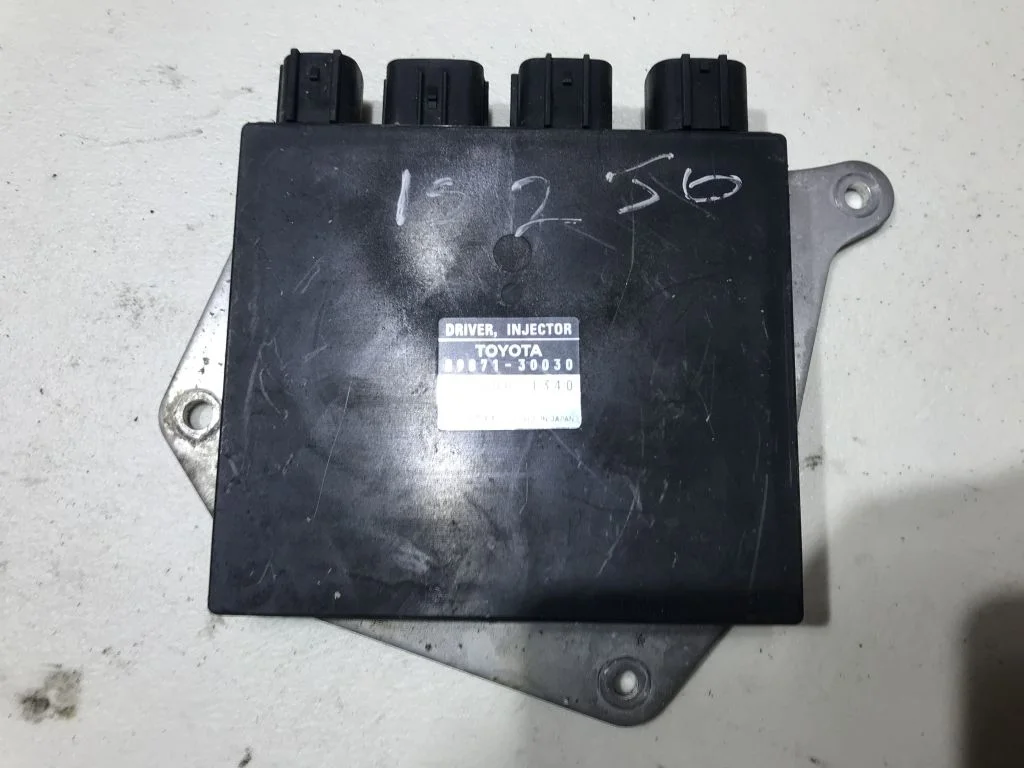 Блок управления форсунками Lexus IS 250