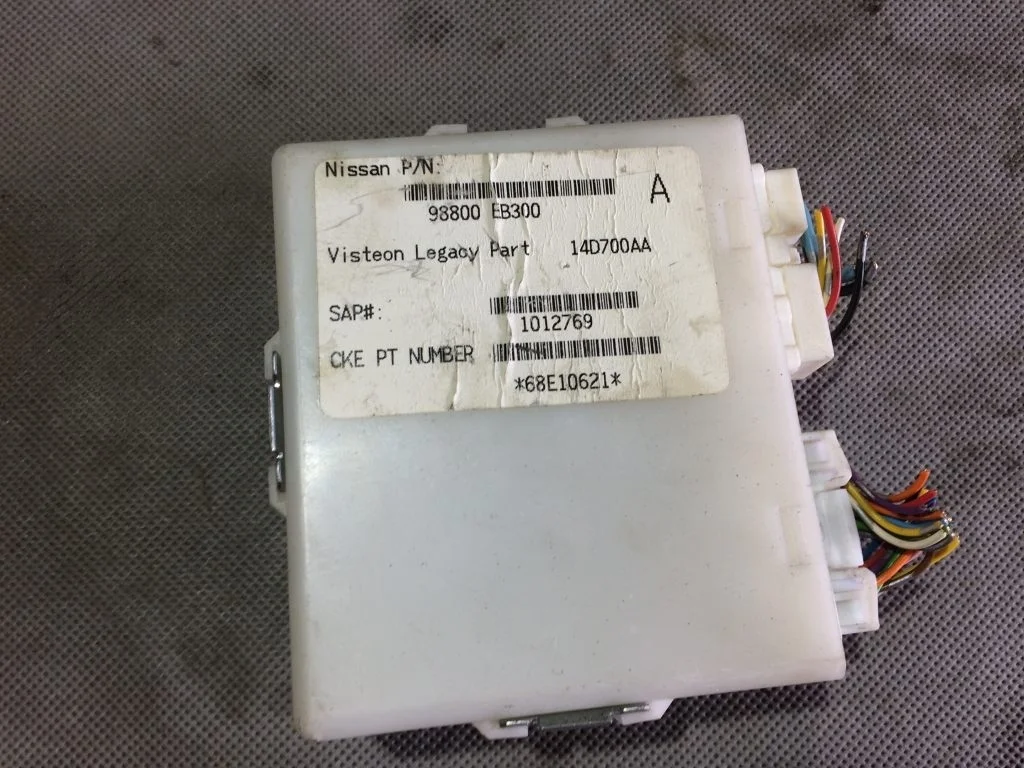 98800eb300 Блок управления Nissan Pathfinder R51