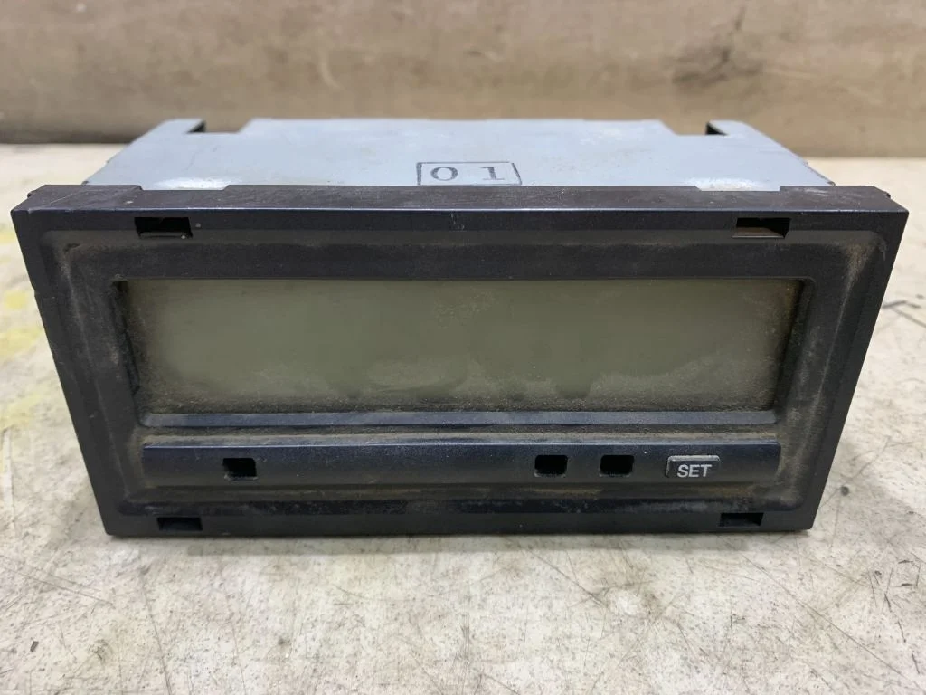 Дисплей Mitsubishi Carisma Rest MR381289