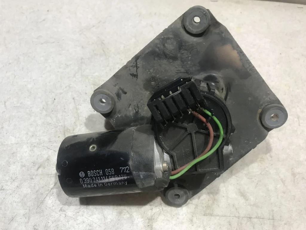 MR910711 Моторчик Mitsubishi Carisma