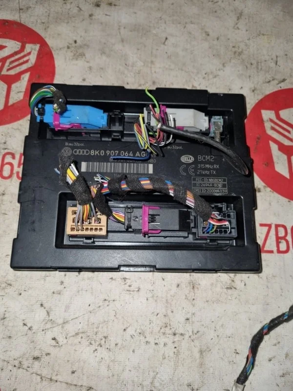 Блок управления Audi A5 2010 8T3
