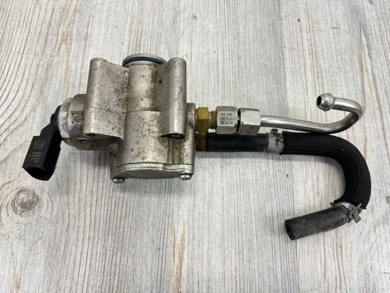 Топливный насос VW Touareg NF 2010-2012 7P