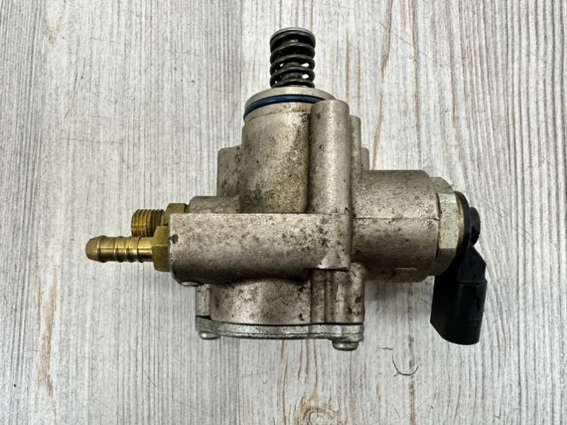 Топливный насос VW Touareg NF 2010-2012 7P