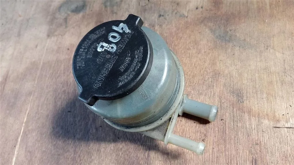 Б.у. бачок гидроусилителя TOYOTA CAMRY V40 ACV40 TOYOTA CAMRY V40 ACV40