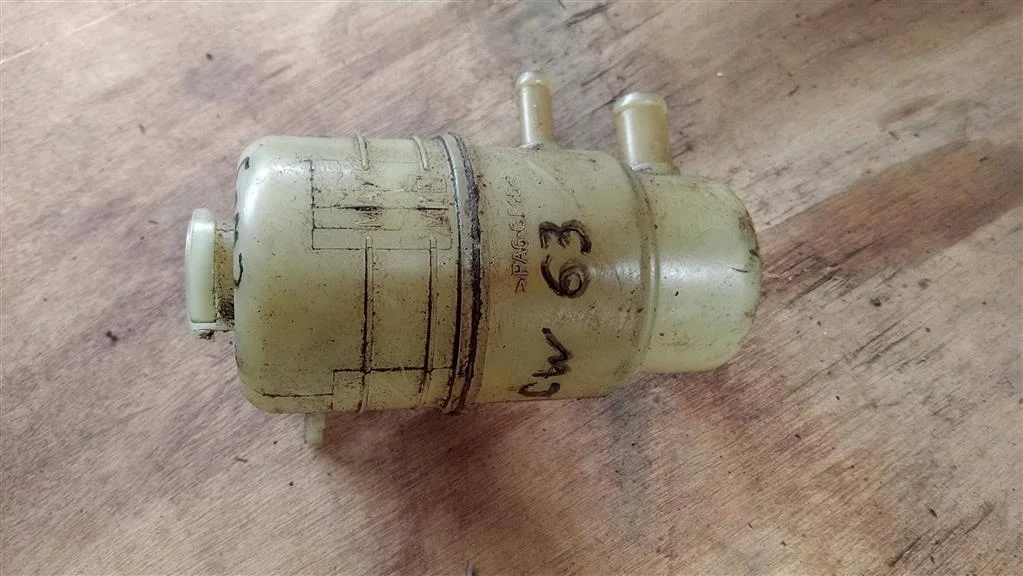 Б.у. бачок гидроусилителя MITSUBISHI OUTLANDER XL CW6W MITSUBISHI OUTLANDER XL CW6W