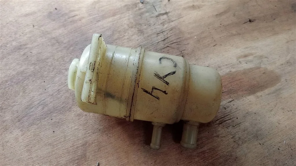 Б.у. бачок гидроусилителя MITSUBISHI LANCER CY4A MITSUBISHI LANCER CY4A