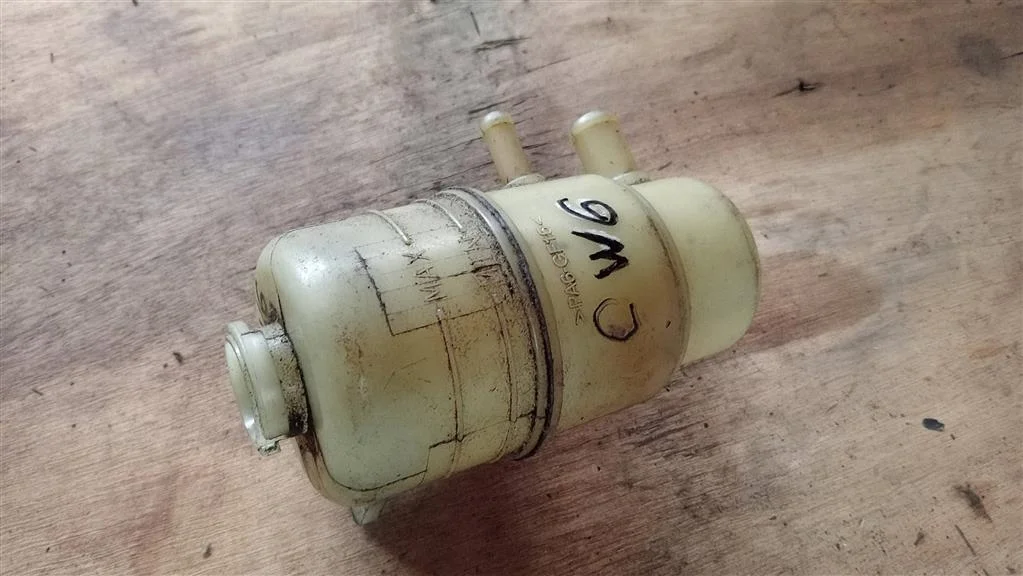 Б.у. бачок гидроусилителя MITSUBISHI OUTLANDER XL CW6W MITSUBISHI OUTLANDER XL CW6W