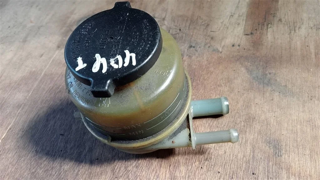 Б.у. бачок гидроусилителя TOYOTA CAMRY V40 ACV40 TOYOTA CAMRY V40 ACV40