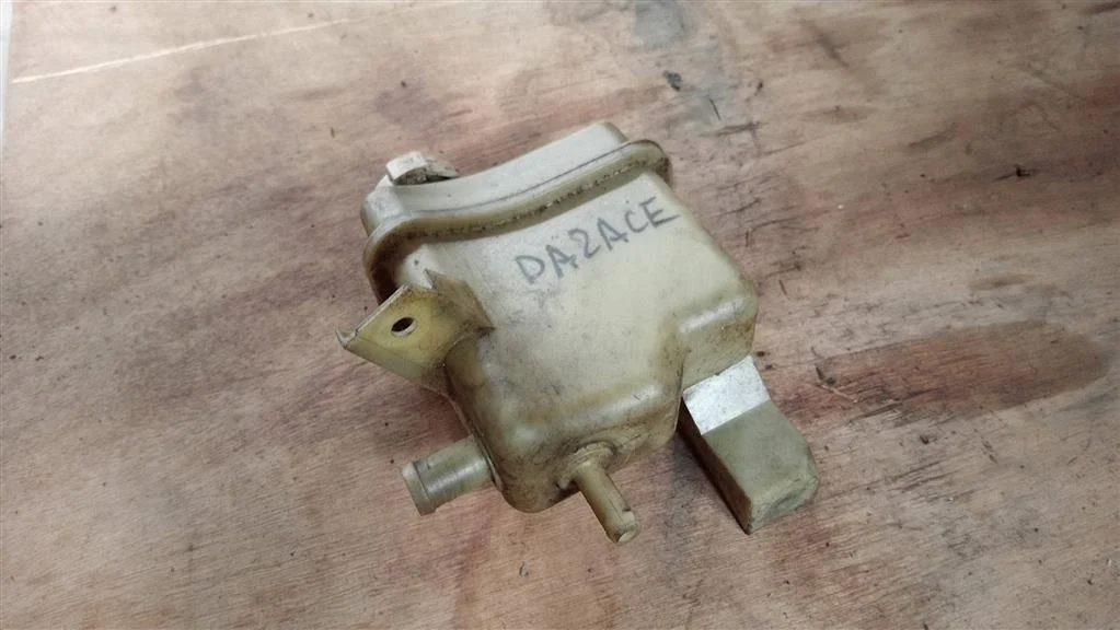 Б.у. бачок гидроусилителя MITSUBISHI CARISMA DA2A MITSUBISHI CARISMA DA2A