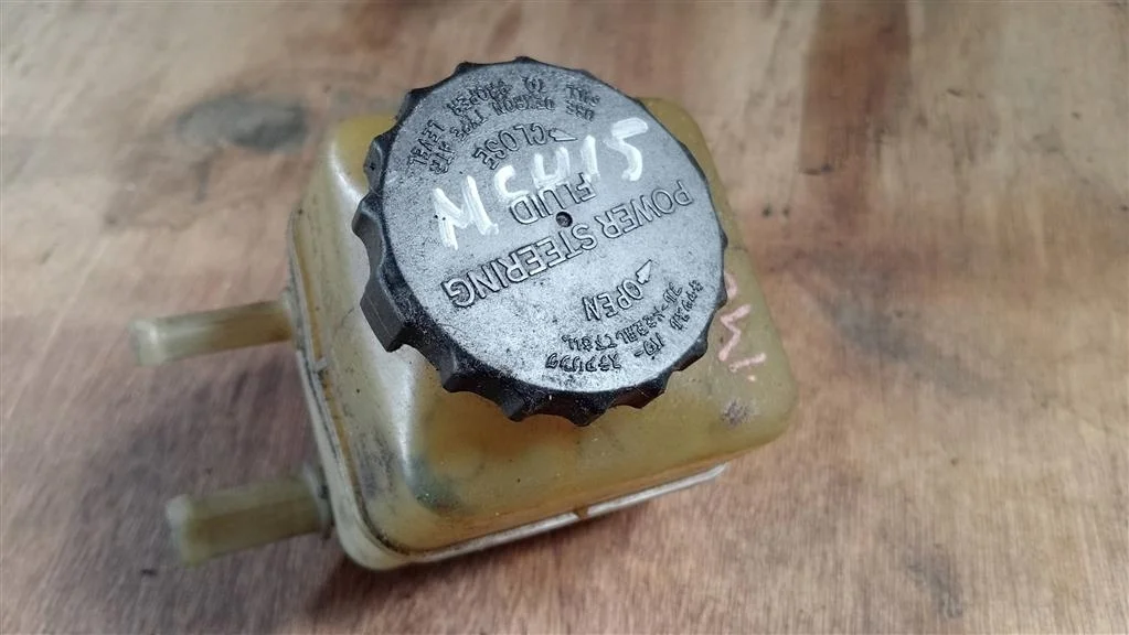 Б.у. бачок гидроусилителя LEXUS RX300 MCU15 LEXUS RX300 MCU15