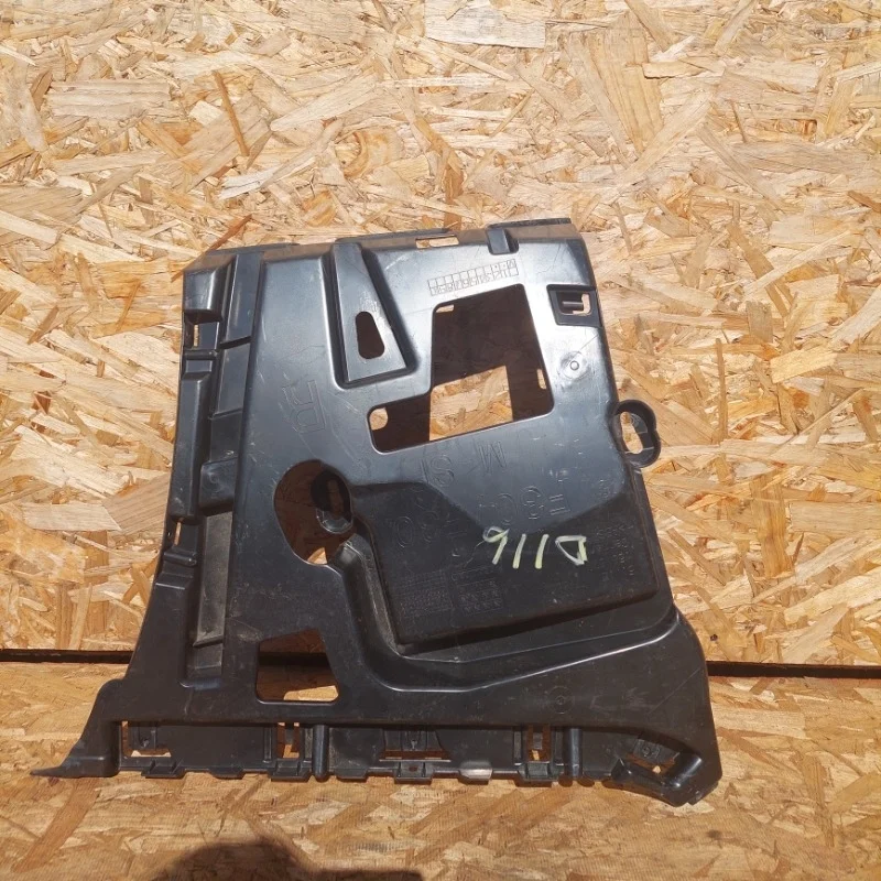 Кронштейн крепления бампера BMW F30