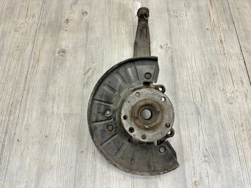 Кулак поворотный со ступицей VW Touareg 2 2010-2018 7P
