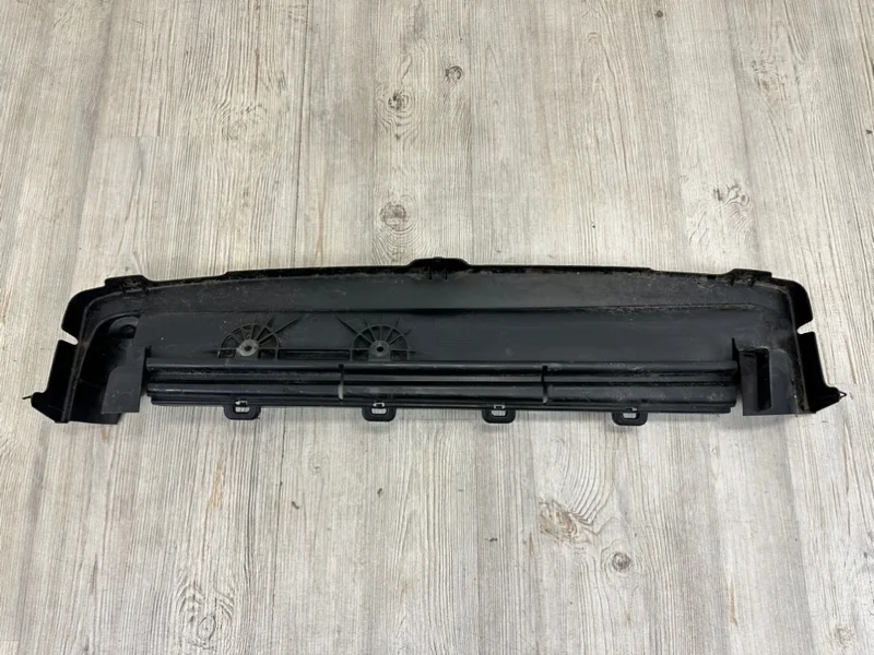 Пыльник бампера VW Transporter T6 2015- 7E