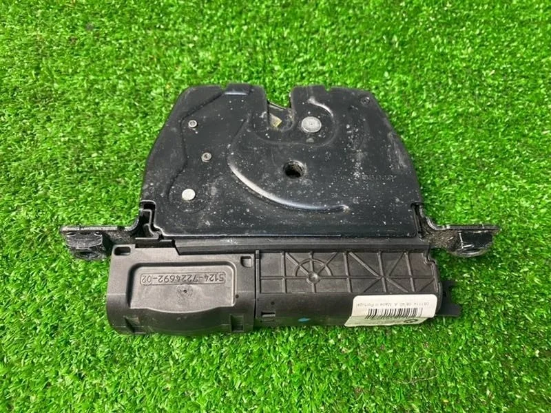 Замок багажника BMW F30