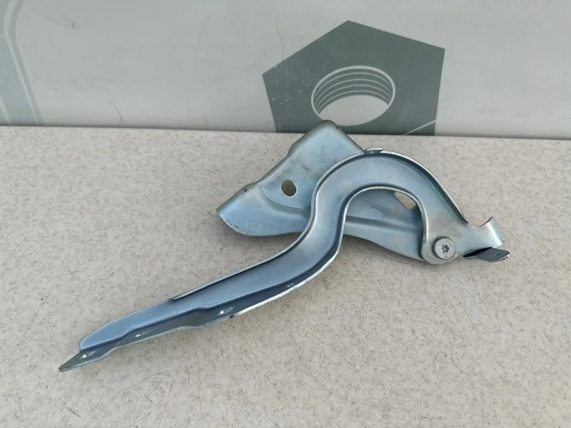 Петля капота левая Mercedes-benz W246