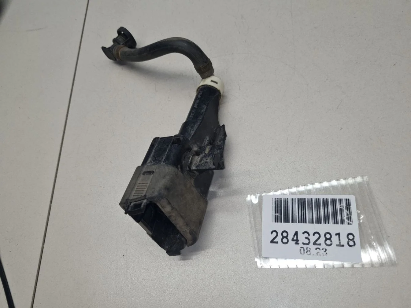 Форсунка омывателя фары правая для Mazda CX-7 2007-2012