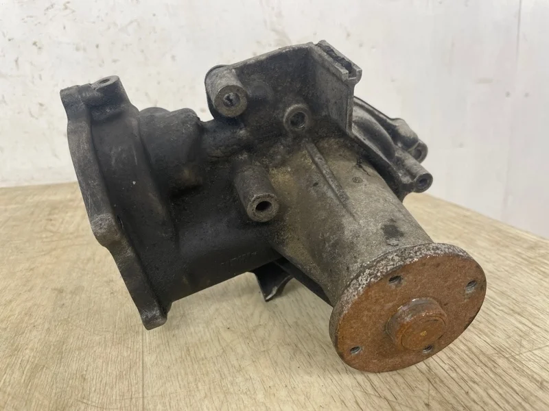 Помпа Mitsubishi L200 2005- 2006 2007 2008 2009 2010 2011 2012 2013 2014 2015 1300A045 4D56U