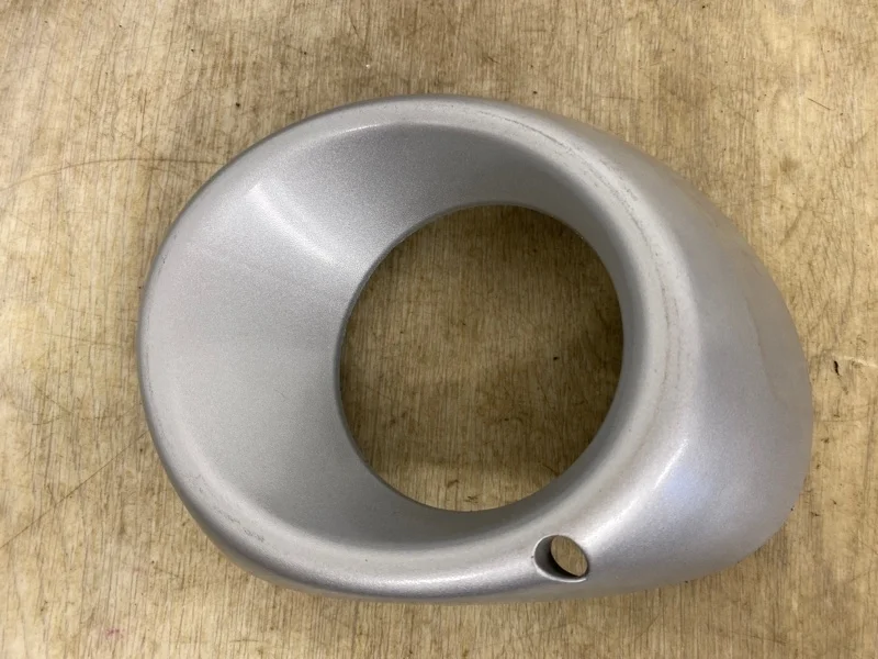 ОКАНТОВКА ПТФ MITSUBISHI OUTLANDER 3 2013 2014 6400D571 GF, передняя левая