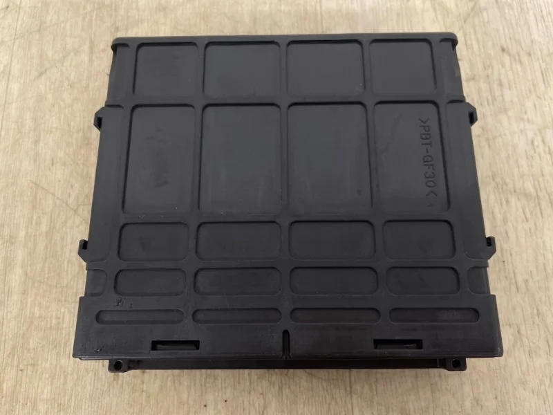 БЛОК УПРАВЛЕНИЯ ДВИГАТЕЛЕМ MITSUBISHI PAJERO 3 2003 2004 2005 2006 MK386857 V78W 3.2D, правый