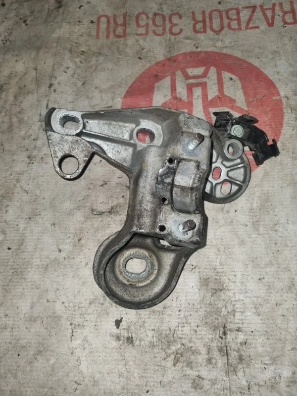 Кронштейн стабилизатора Audi A4 2003 8E5