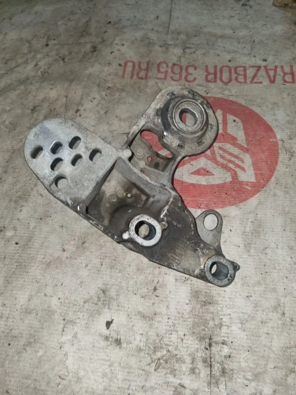 Кронштейн стабилизатора Audi A4 2003 8E5