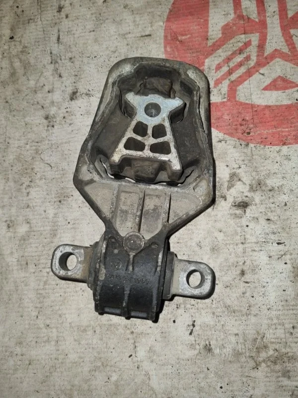 Опора Mercedes-Benz CLA-Class 2014 X117