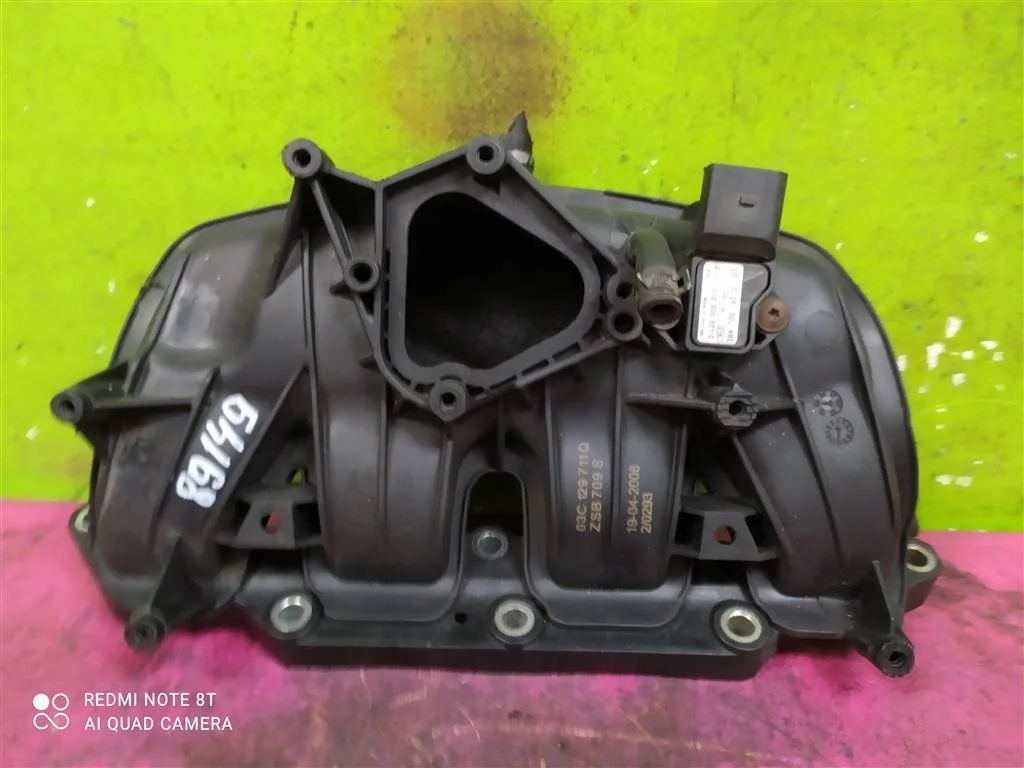 Впускной коллектор Tiguan Jetta 1,4 03C129711Q