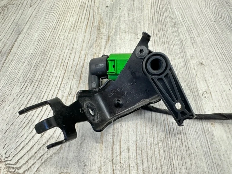 Датчик дорожного просвета Audi Q7 2015- 4M