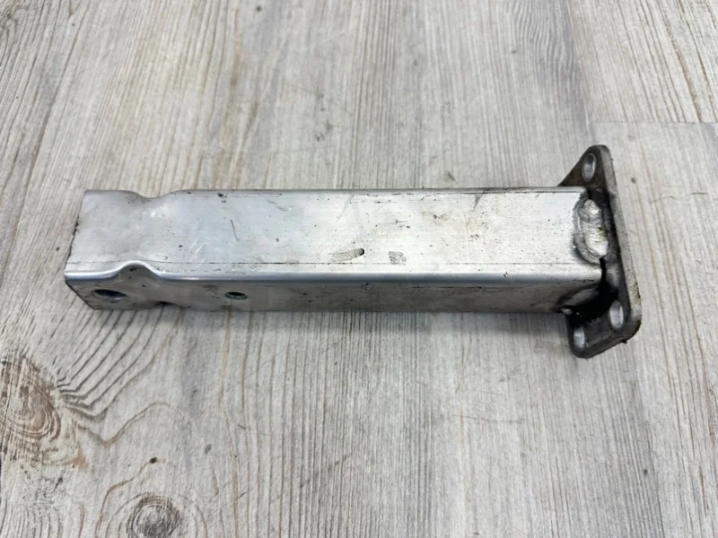 Лонжерон Audi Q7 2015- 4M