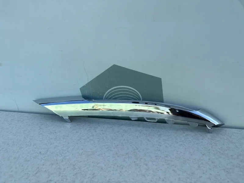 Накладка дхо правая Mercedes-benz W212